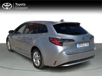 Usado Toyota Corolla Active 122 CV (89 kW) 2022 Gris / plata Familiar