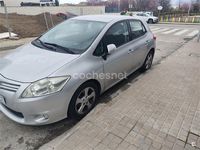 Usado Toyota Auris Luna 90 CV (66 kW) 2011 Gris / plata Utilitario