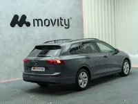 Usado VW Golf VIII Life 115 CV (84 kW) 2022 Gris / plata Familiar