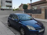 Usado Opel Astra Edition 80 CV (58 kW) 2004 Azul Berlina
