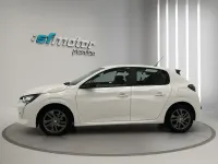 Usado Peugeot 208 Active 102 CV (75 kW) 2022 Blanco Utilitario