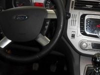 Usado Ford Kuga 140 HP (102 kW) 2010 Branco SUV