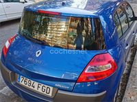 Usado Renault Mégane II Dynamique 115 CV (84 kW) 2006 Azul Berlina