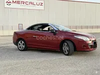 Usado Renault Mégane Cabriolet Dynamique 130 CV (95 kW) 2011 Rojo Descapotable