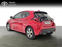 Usado Toyota Yaris Active 116 CV (85 kW) 2024 Rojo Utilitario