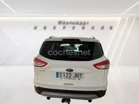 Usado Ford Kuga Trend 136 CV (100 kW) 2015 Blanco SUV