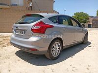 Usado Ford Focus Titanium 125 CV (91 kW) 2014 Gris / plata Berlina