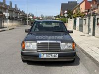 Usado Mercedes E300 231 CV (169 kW) 1991 Gris / plata Berlina