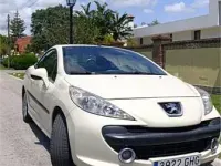 Usado Peugeot 207 CC 120 CV (88 kW) 2008 Beige Descapotable