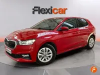 Usado Skoda Fabia Selection 115 CV (84 kW) 2025 Rojo Utilitario