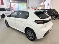 Usado Peugeot 208 Active 102 CV (75 kW) 2021 Blanco Utilitario