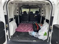 Usado Fiat Doblò 90 CV (66 kW) 2011 Blanco Monovolumen