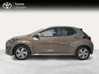 Usado Toyota Yaris Active 116 CV (85 kW) 2025 Marrón Utilitario
