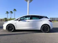 Usado Opel Astra Dynamic 136 CV (100 kW) 2019 Blanco Familiar