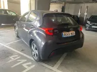 Usado Toyota Yaris Active 115 CV (84 kW) 2025 Gris Utilitario