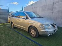 Usado Ssangyong (KGM) Rodius 165 CV (121 kW) 2007 Gris / plata Monovolumen