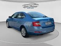 Usado Skoda Octavia Elegance 105 CV (77 kW) 2013 Azul Berlina