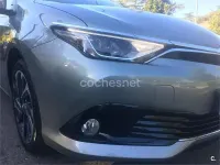 Usado Toyota Auris Hybrid 136 CV (100 kW) 2016 Gris / plata Berlina