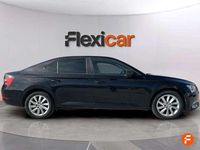 Usado Skoda Superb Active 150 CV (110 kW) 2018 Negro Familiar