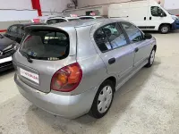 Usado Nissan Almera Visia 98 CV (72 kW) 2003 Gris / plata Berlina