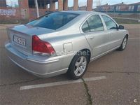 Usado Volvo S60 Momentum 163 CV (119 kW) 2005 Gris / plata Berlina