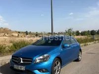 Usado Mercedes A180 Urban 122 CV (89 kW) 2013 Azul Utilitario