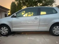 Usado VW Polo Highline 75 CV (55 kW) 2003 Gris / plata Berlina