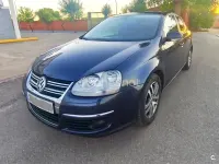 Usado VW Jetta Highline 105 CV (77 kW) 2008 Negro Berlina
