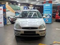 Usado Ford Focus Ambiente 100 CV (73 kW) 2005 Gris / plata Berlina