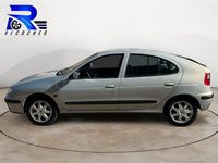 Usado Renault Mégane II Authentique 105 CV (77 kW) 2002 Gris / plata Berlina