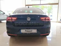 Usado VW Passat Executive 150 CV (110 kW) 2021 Azul Berlina