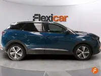 Usado Peugeot 3008 Allure 131 CV (96 kW) 2021 Verde SUV