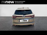 Usado Renault Mégane GrandTour Zen 140 CV (102 kW) 2019 Marrón Familiar