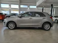 Usado Kia Rio 100 CV (73 kW) 2023 Verde Berlina