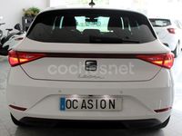 Usado Seat Leon Style 130 CV (95 kW) 2022 Blanco Berlina