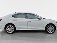 Usado Skoda Octavia Style 204 HP (150 kW) 2022 Branco Sedan