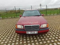 Usado Mercedes C180 122 CV (89 kW) 1993 Rojo Berlina