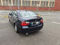 Usado BMW 318 122 CV (89 kW) 2007 Azul Berlina