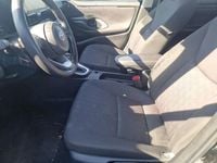 Usado Toyota Yaris Hybrid Active 116 CV (85 kW) 2025 Negro Berlina