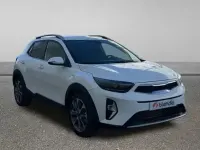 Usado Kia Stonic Style 100 CV (73 kW) 2025 Blanco SUV