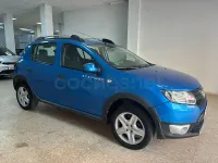 Usado Dacia Sandero Lauréate 90 CV (66 kW) 2013 Azul Berlina