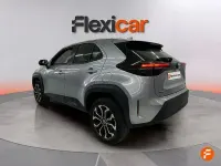Usado Toyota Yaris Active 116 CV (85 kW) 2022 Gris Utilitario