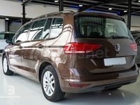 Usado VW Touran Advance 115 CV (84 kW) 2017 Marrón Monovolumen
