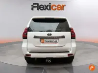 Begagnad Toyota Land Cruiser 204 HK (150 kW) 2023 Vit