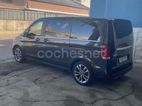 Usado Mercedes V300 Avantgarde 239 CV (175 kW) 2022 Gris / plata Monovolumen