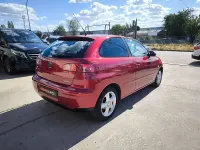 Usado Seat Ibiza Sport 100 CV (73 kW) 2005 Granate Utilitario