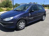 Usado Peugeot 206 75 CV (55 kW) 2000 Azul Berlina