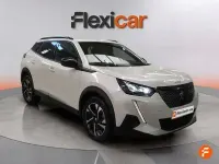 Usado Peugeot 2008 Allure 130 CV (95 kW) 2023 Blanco SUV