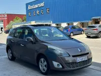 Usado Renault Grand Scénic Dynamique 130 CV (95 kW) 2010 Marrón Monovolumen