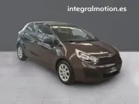 Usado Kia Rio 85 CV (62 kW) 2013 Marrón